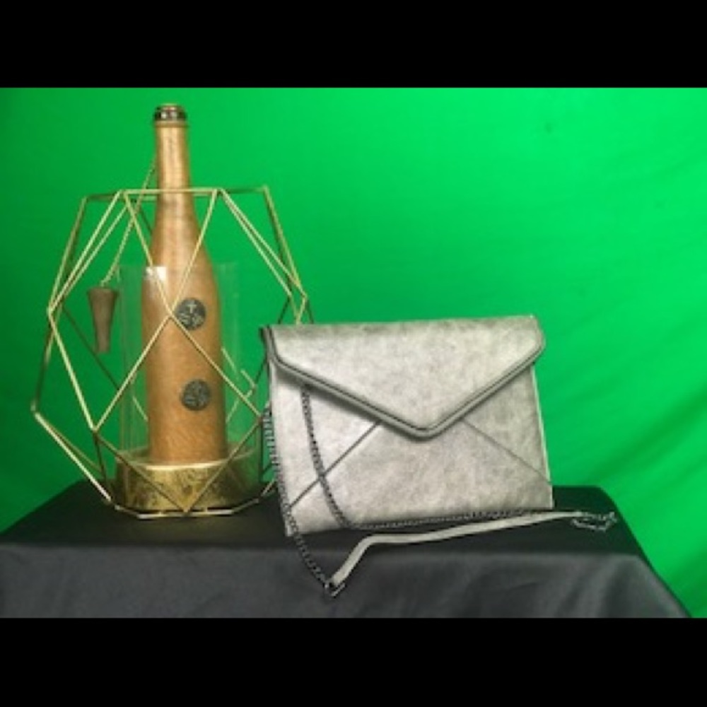 Purse - Picture 1 of 2